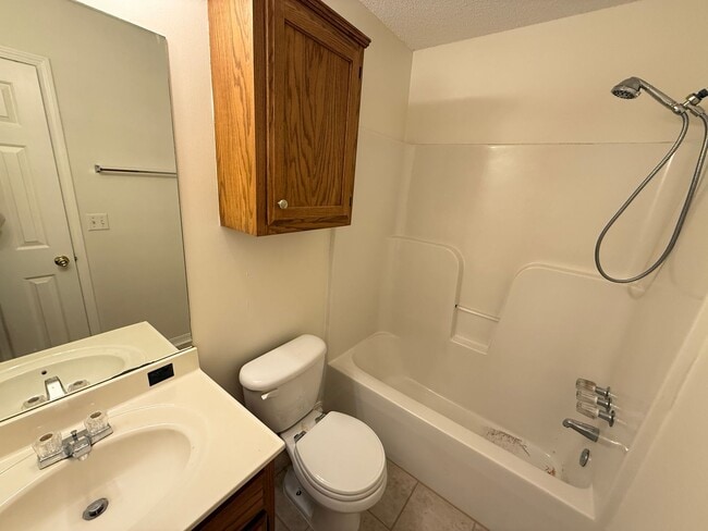 Building Photo - 2BR/2BA House For Rent