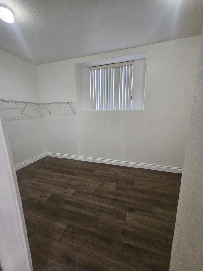 Building Photo - Spacious South Corona Home!
