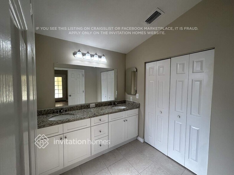 Building Photo - 1654 Wakefield Dr