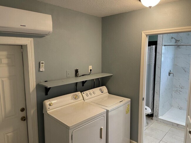 Building Photo - 8311 Millwood Dr