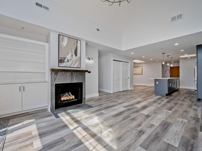 Building Photo - 1800 Dewes St