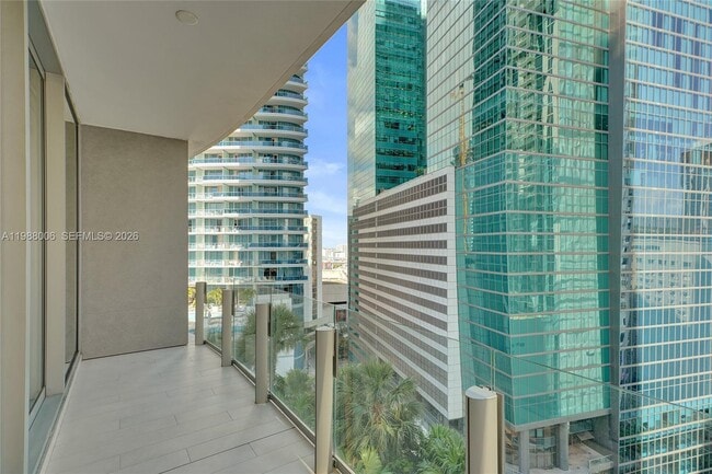 Building Photo - 300 Biscayne Blvd Way