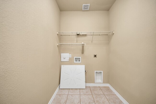 Building Photo - 4607 Aspen Leaf Ln