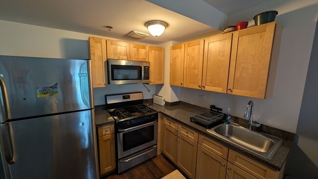 Building Photo - 26-27 2nd St