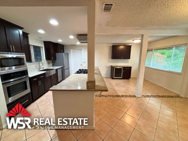 Building Photo - Home for rent in Canyon Crest!