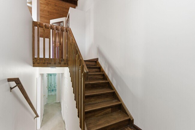 Building Photo - 3547 Lochdale Terrace