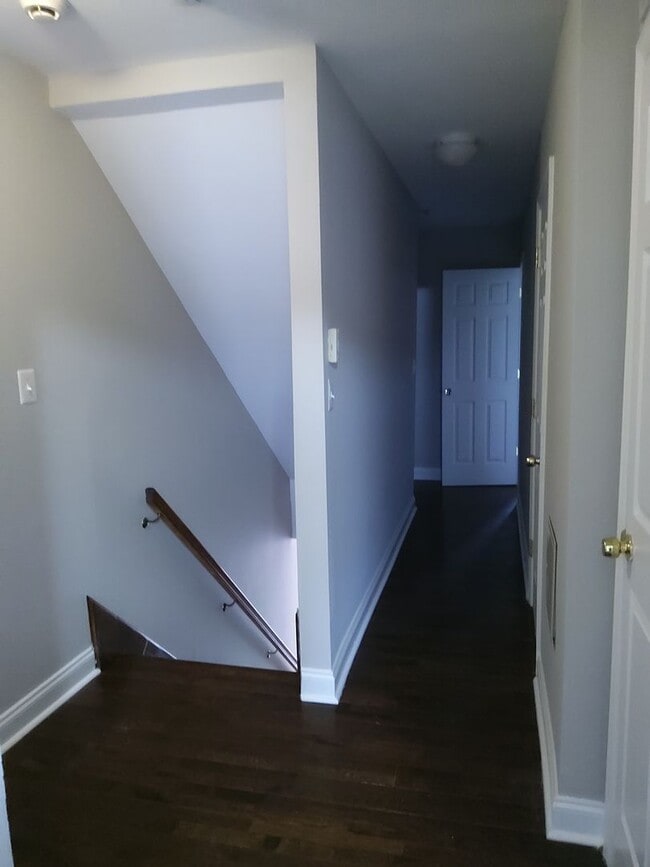 Building Photo - Ready to Move In 2 Bedroom near Ravens Stadium w/ Two Decks!