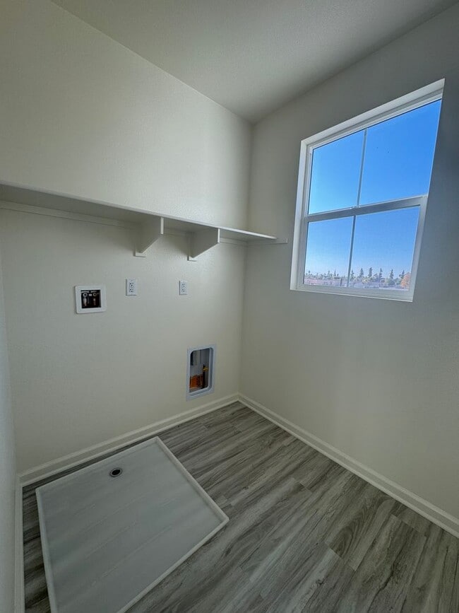 Building Photo - Beautiful Brand New Home