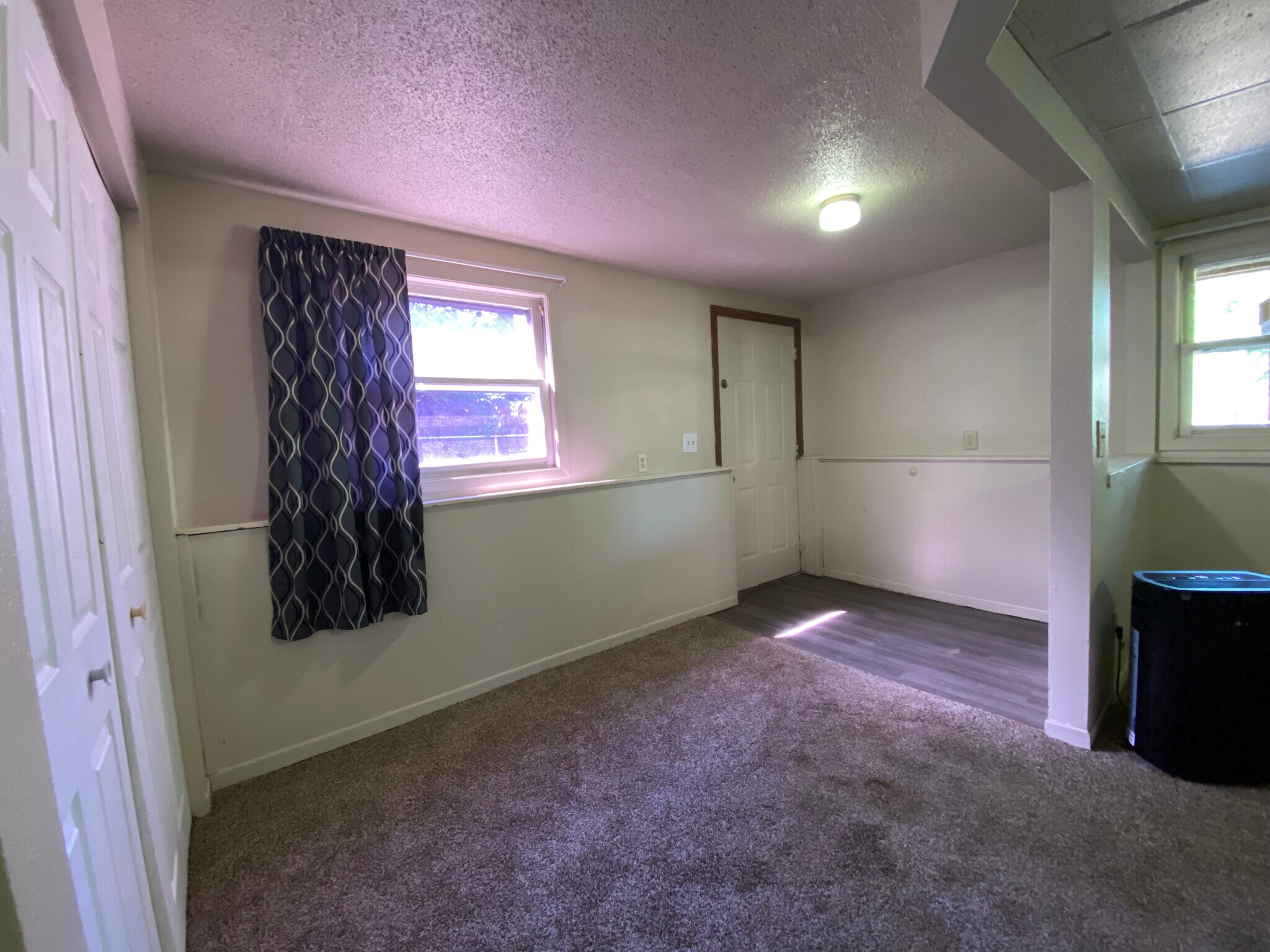 Entry - 923 N 7th St