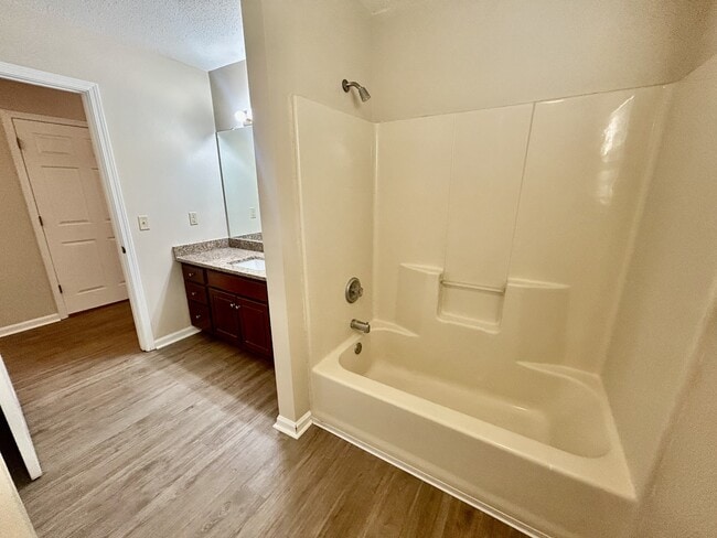 Building Photo - 802 N Taylor Ct