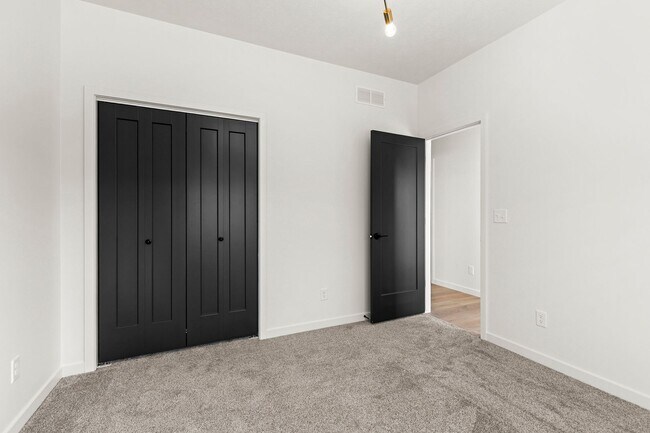Building Photo - 1311 SW 36th St