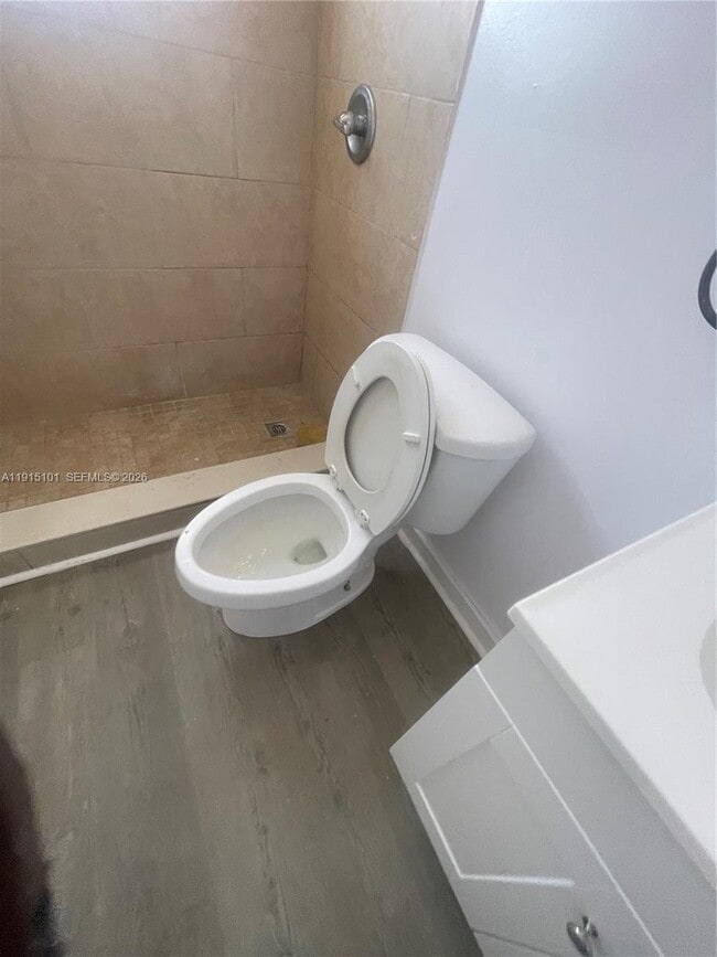 Building Photo - 110 SE 2nd St