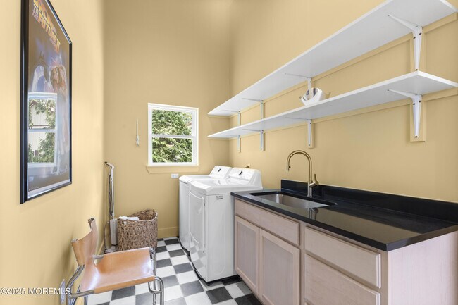 Building Photo - 1406 Transit Ave