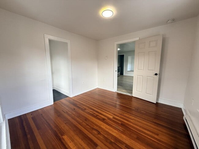 Building Photo - 170 S Hyde Park Ave