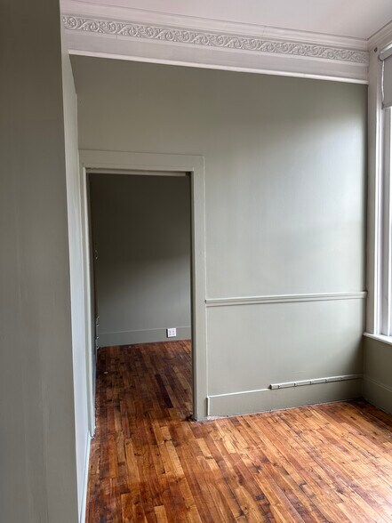 Building Photo - 120 N Washington St
