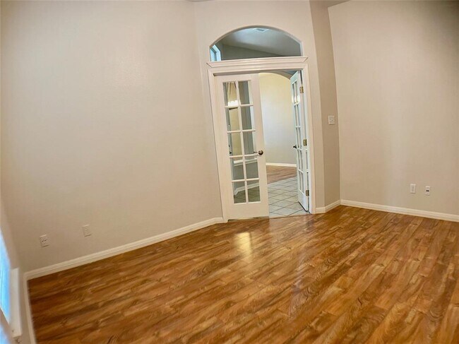 Building Photo - 4409 S Summercrest Loop