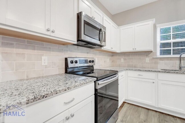 Building Photo - 12 Trask Cir