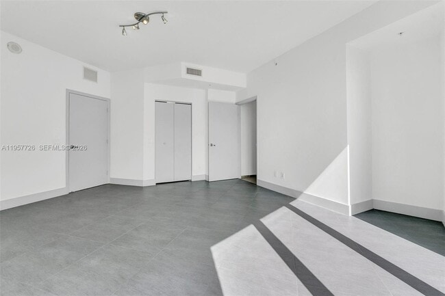 Building Photo - 60 SW 13th St