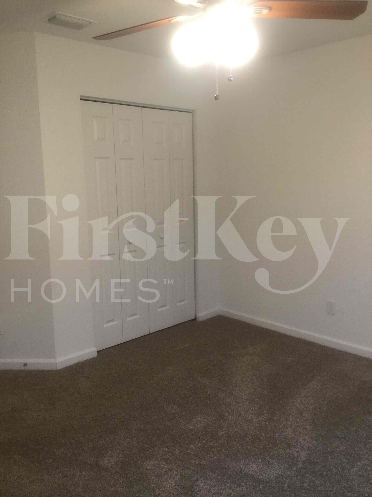 Building Photo - 146 SW Milburn Cir