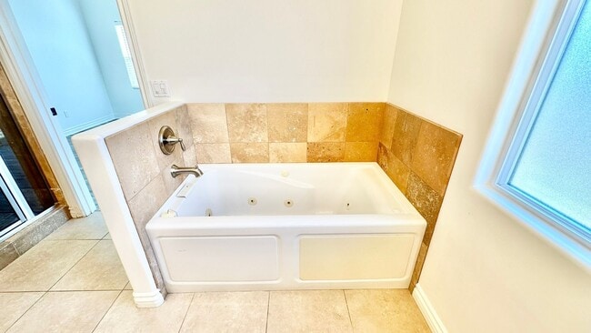 Building Photo - Great Single Story Home Minutes from Everything in Quiet cul-de-sac Street & Neighborhood Locatio...