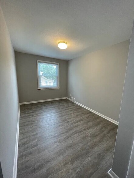 Building Photo - 1205 Dayton St SW