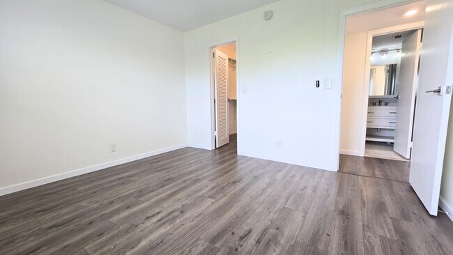 Building Photo - 3100 W Rolling Hills Cir