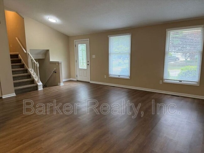 Building Photo - 507 Trappers Run Dr