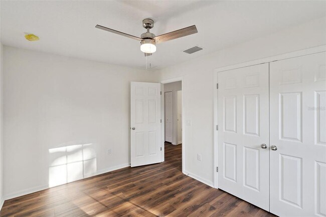 Building Photo - 1075 N Rockingham Ave