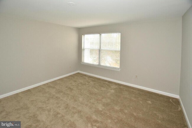 Building Photo - 5612 Willoughby Newton Dr