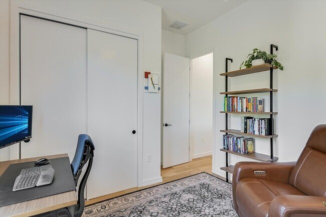 Building Photo - 410 W Alpine Rd