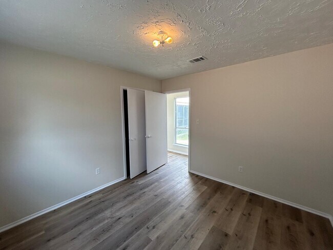 Building Photo - 11311 Angelique Dr