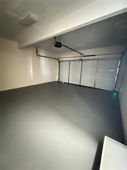 Building Photo - 1418 Brookside Manor Ct