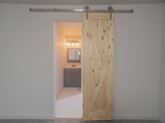 Building Photo - Phenomenally Beautiful FOUR bedroom TWO bath, Newly Remodeled Home! AVAILABLE RENT TO OWN!!