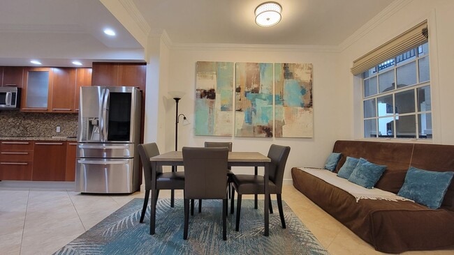 Building Photo - Luxury Apartment Right On The Beach In Lauderdale By The Sea!!! Seasonal rental