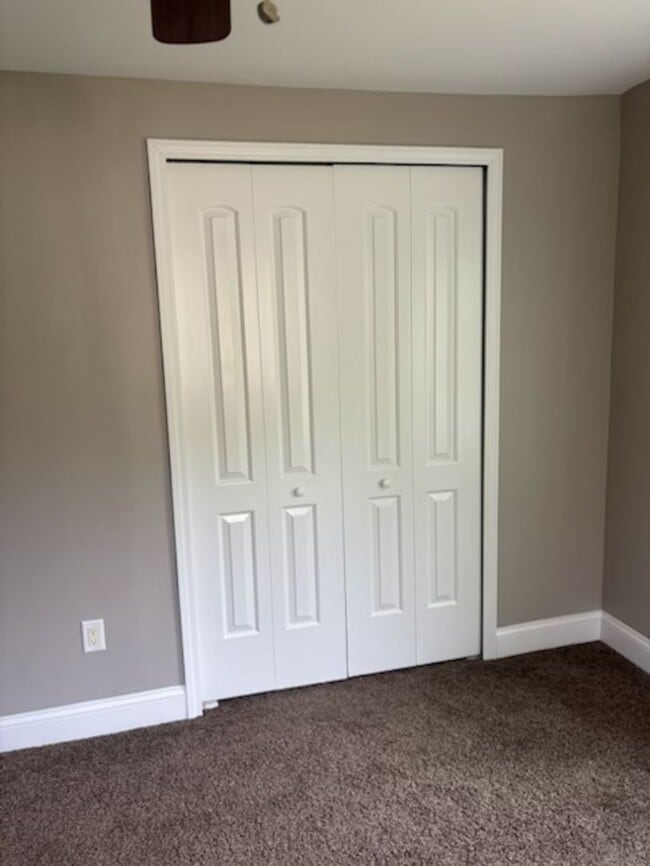 Building Photo - FRESHLY PAINTED, UPDATED BEAUTIFUL 3 BEDROOM/2 BATH HOUSE