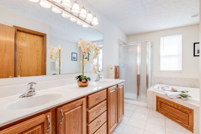 Building Photo - 7225 Bromfield Dr