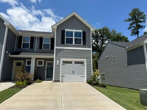 Building Photo - Modern 3-Bedroom Townhome in Arden Woods