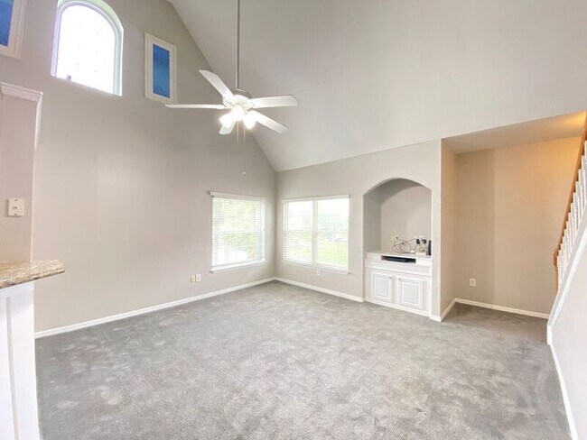 Building Photo - 3001 Limbo Ln