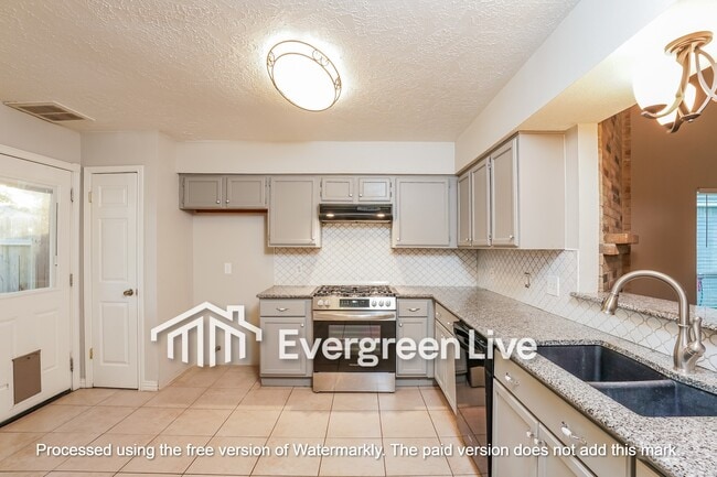 Building Photo - 11731 Yearling Dr