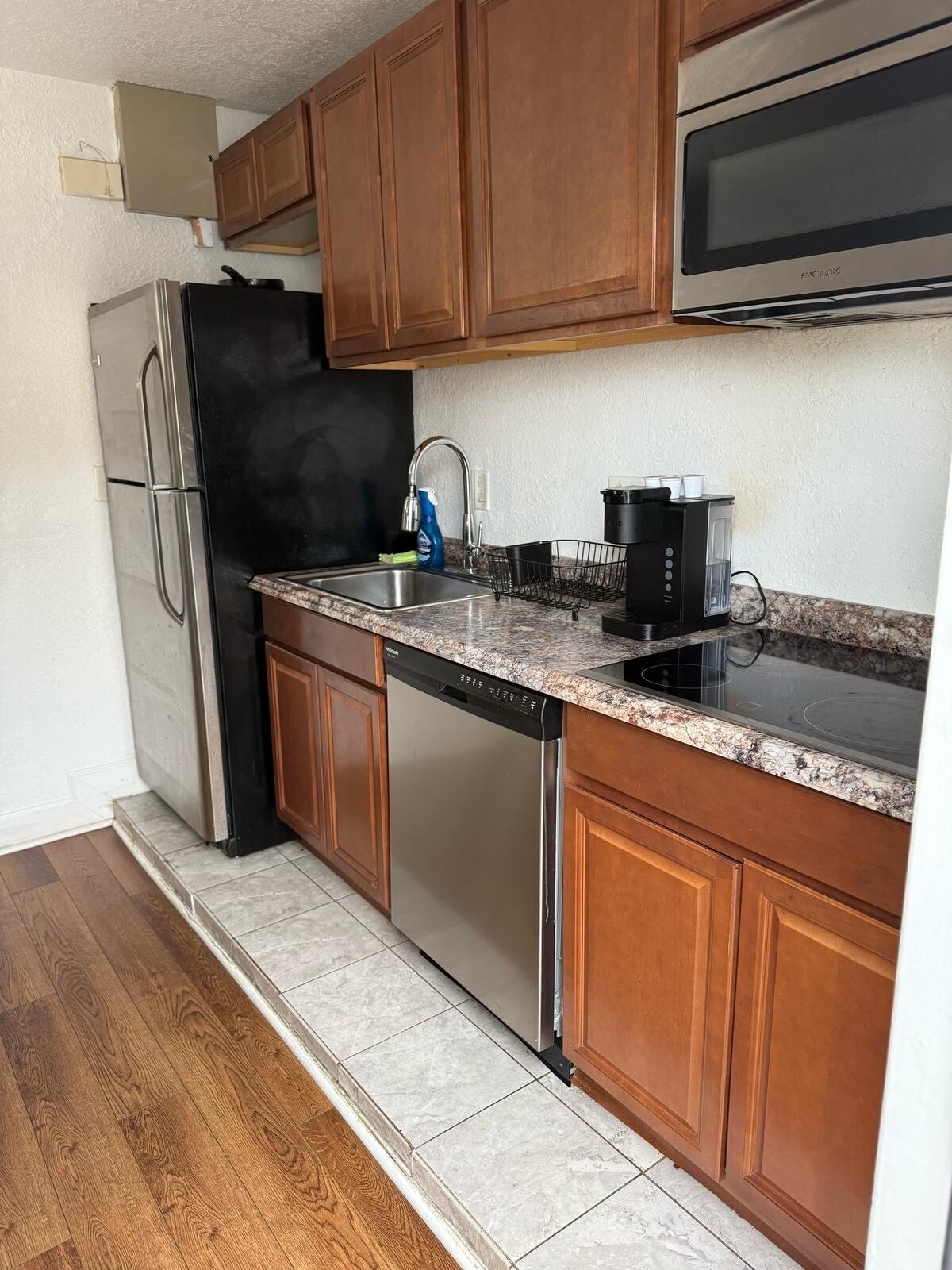 Building Photo - 670 NW Treemont Ave