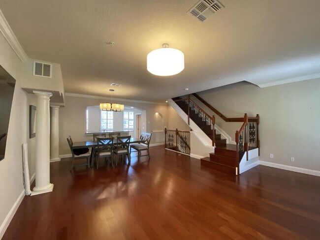 Building Photo - 4570 Virginia Dr