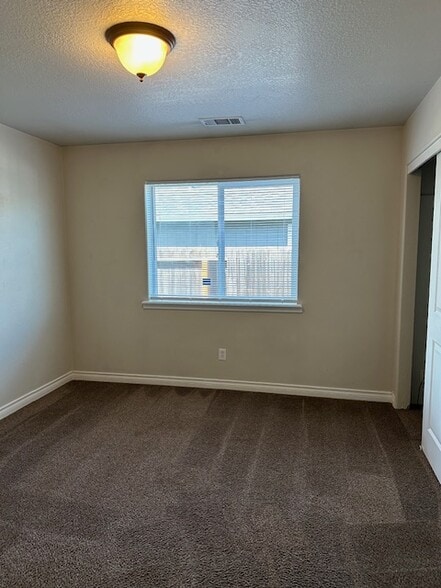 Building Photo - 1836 Hondeleau Ln