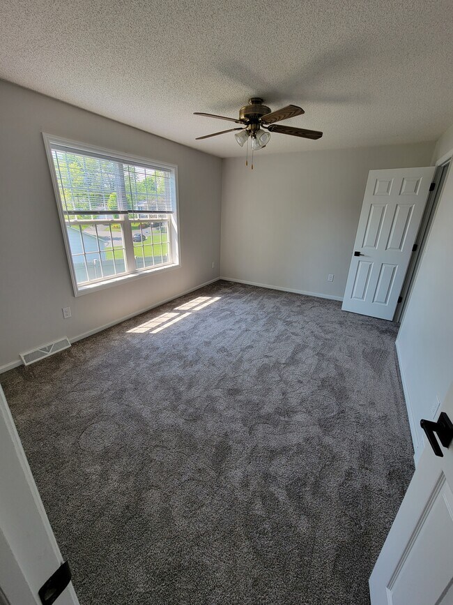 Building Photo - 92 Guideboard Rd