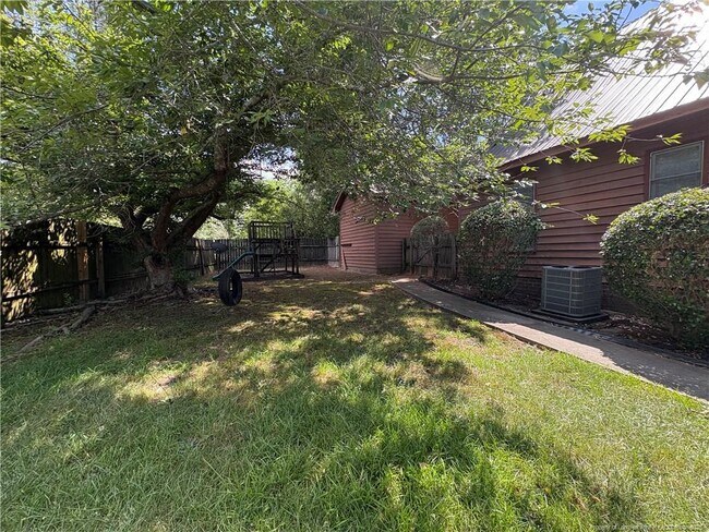 Building Photo - 405 Bannerman Pl