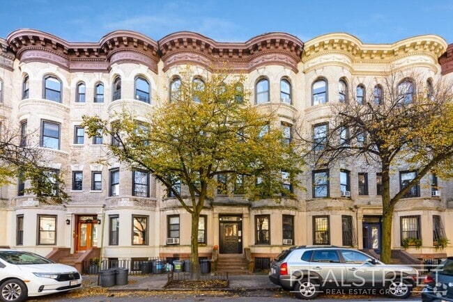 Building Photo - 448 15th St