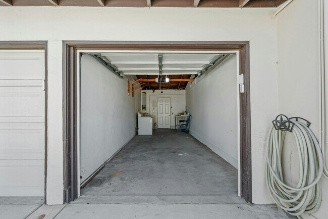 Building Photo - 6165 Severin Dr