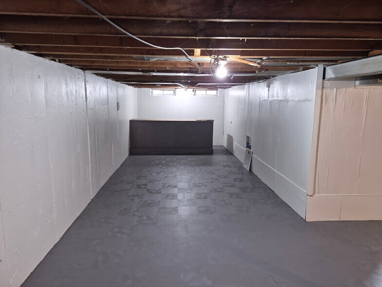 Building Photo - 18884 Bloom St