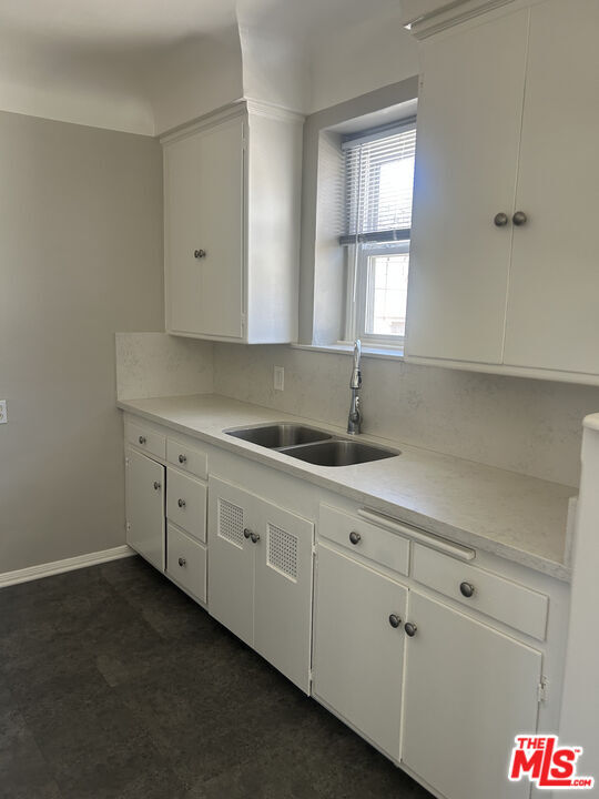Building Photo - 4054 Madison Ave