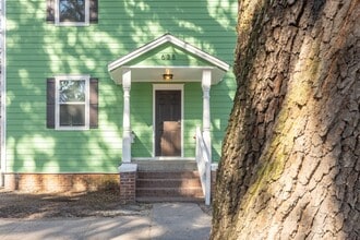 Building Photo - $300 OFF March Rent! Stylish Upstairs 1BR in Historic District