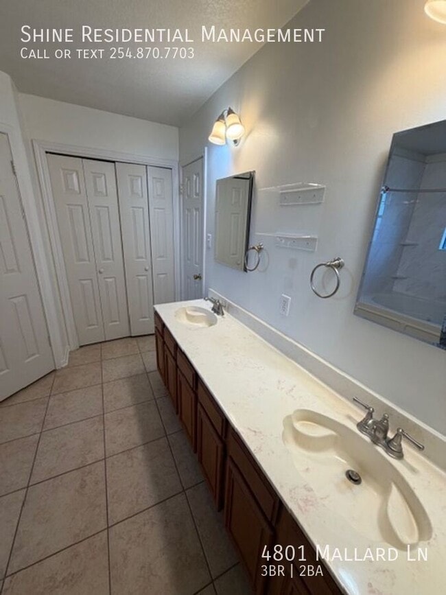 Building Photo - 4801 Mallard Ln